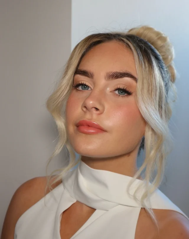✨Peachy modern soft glam 

I created this radiant makeup look focusing on dewy, glowing skin, softly defined brows, and a natural, peachy lip. The luminous base enhances the skin’s natural beauty, while subtle contouring and a touch of blush add dimension. 

I kept the eyes minimal with a soft wash of neutral tones and wispy lashes to maintain an effortless elegance

@bridalhair_by_nataliejane creating the perfect modern Pamela hair style

Perfect for any special occasion! What do you think of this look? 💫

@jxydaleigh you are a beaut 😍

Modern bridal makeup 
Modern bridal look 
Bridal makeup 
Wedding day makeup 
Suffolk makeup artist 
Colchester makeup artist